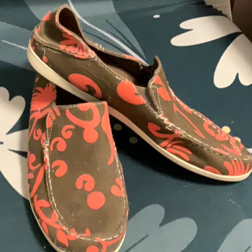 Olukai canvas floral slip on shoe - Picture 2 of 5